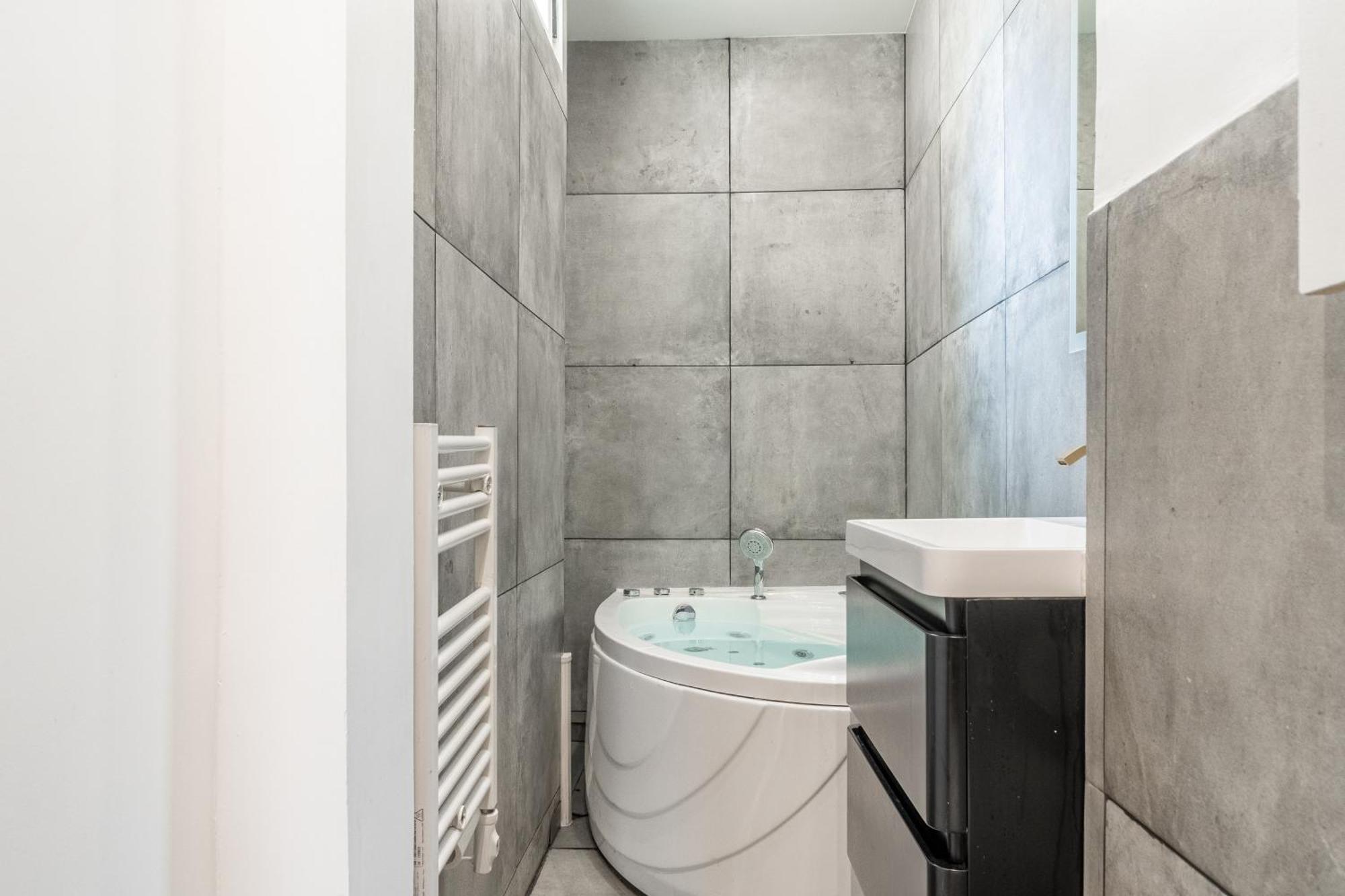 Lavie Maison Eiffel Ac Hot Tub Parigi Esterno foto